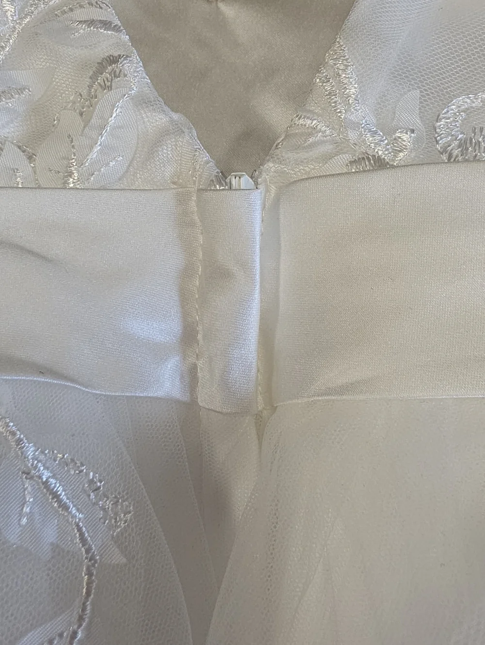 Girls NWT White Fashion Lace Tulle Sleeveless Satin Waistband Dress Size 4